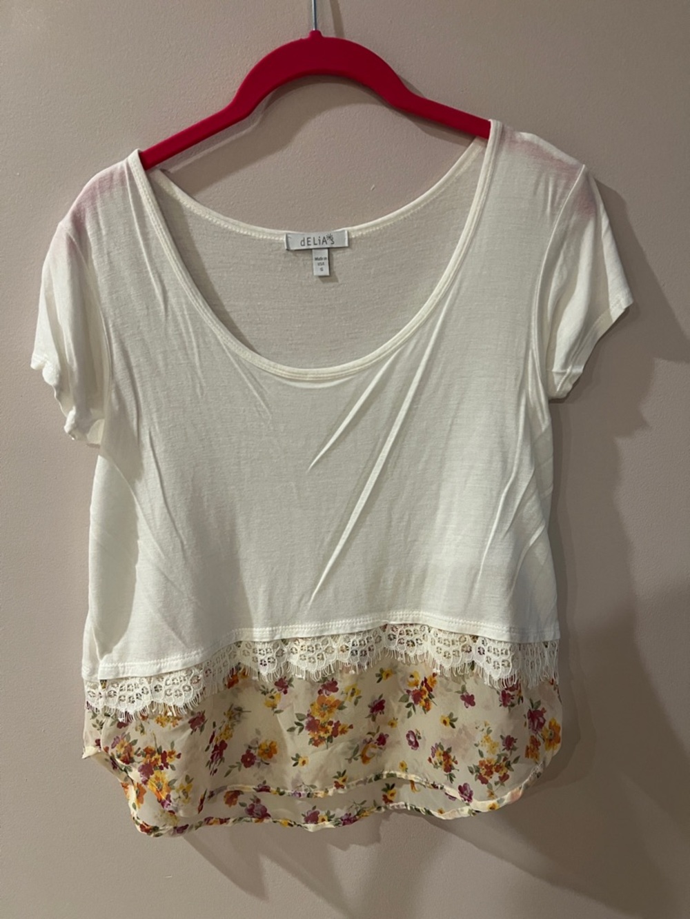 dELiA*s White Scoop-Neck Top with Floral Lace Hem Size Small